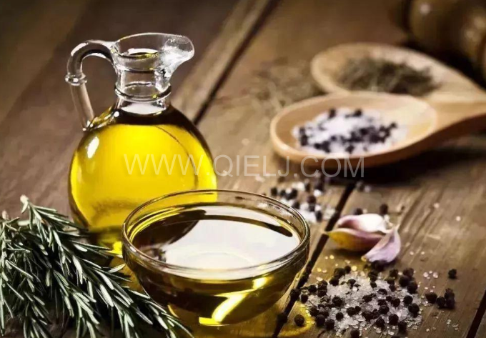 怎樣健康的選擇食用油？企鵝糧油機(jī)械為您簡(jiǎn)單講述(圖1)